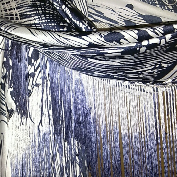 Wrap/scarf - Picture 3 of 3